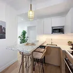 Апартаменты Porte De Versailles - Executive With Lift For 4 *