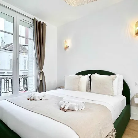 Brand New Flat Near Eiffel Tower * 巴黎