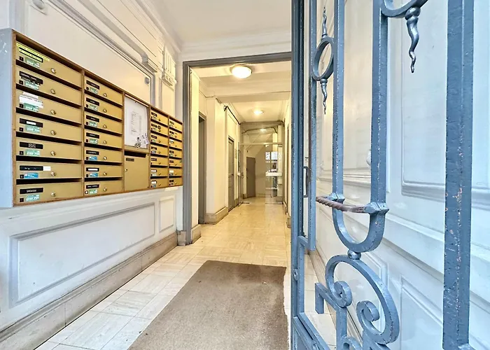 Porte De Versailles - Executive With Lift For 4 * 파리