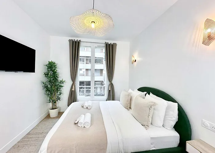 Porte De Versailles - Executive With Lift For 4 * 파리